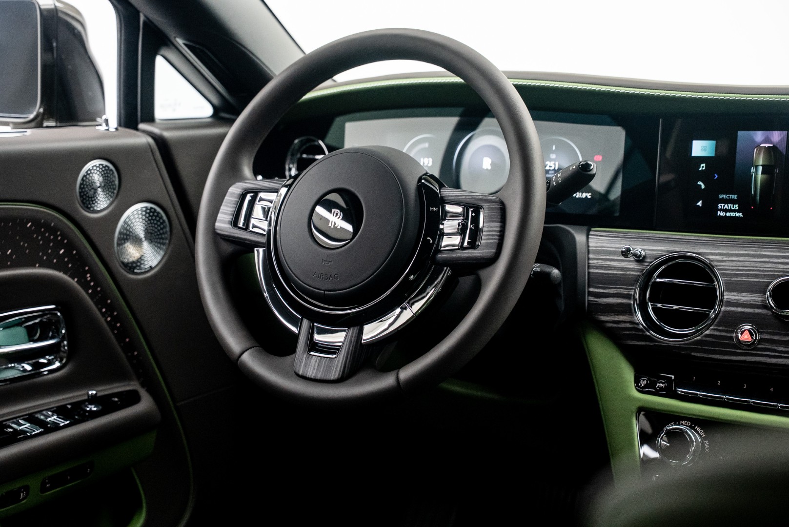 2024 ROLLS ROYCE SPECTRE. GCC. WARRANTY SERVICE. FULL OPTION.